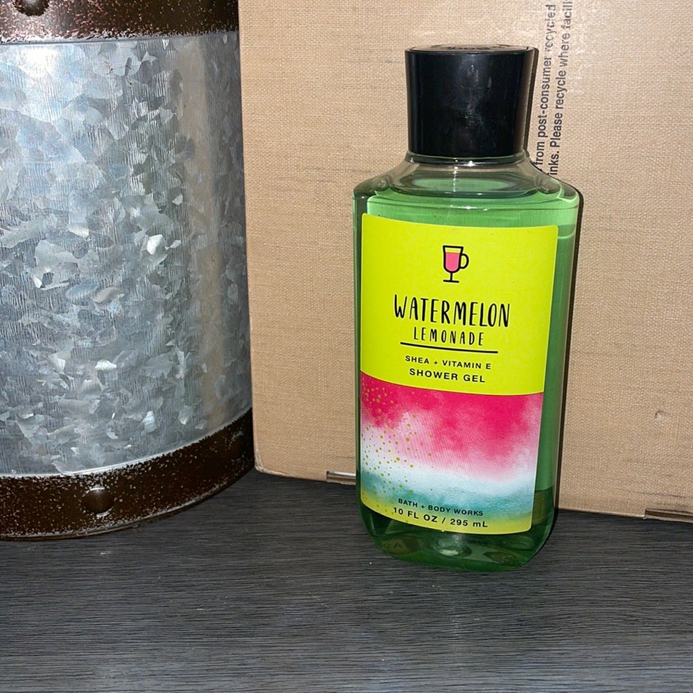 Bbw watermelon lemonade shower gel